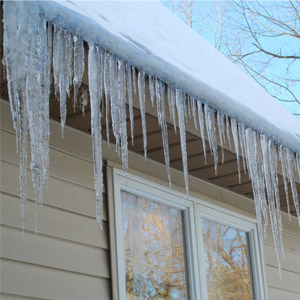 Ventilation toiture, Glaçons et barrage de glace